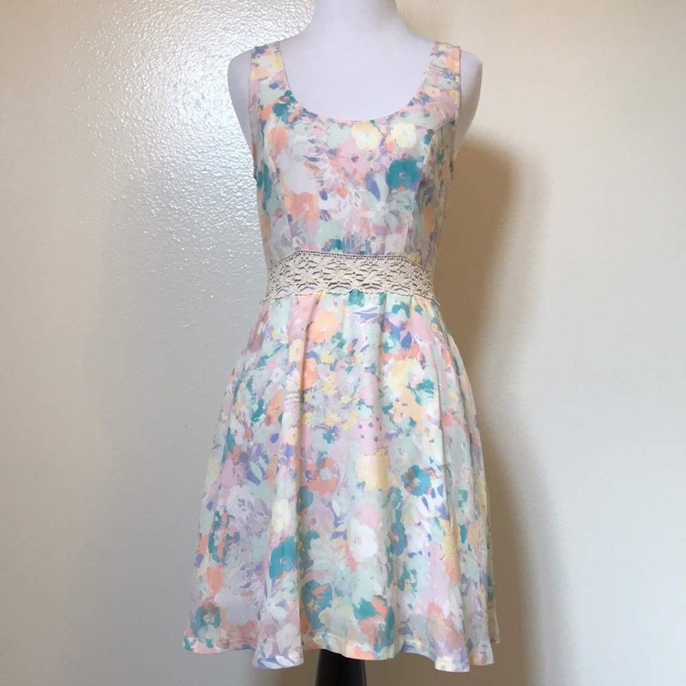 🆕Eight Sixty Pastel Floral Print Chiffon Dress
